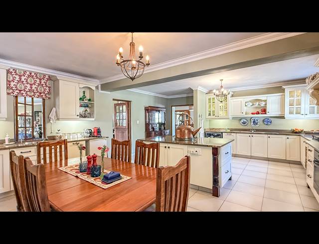 5 BEDROOM FREESTANDING FOR SALE IN SHORTENS COUNTRY ESTATE